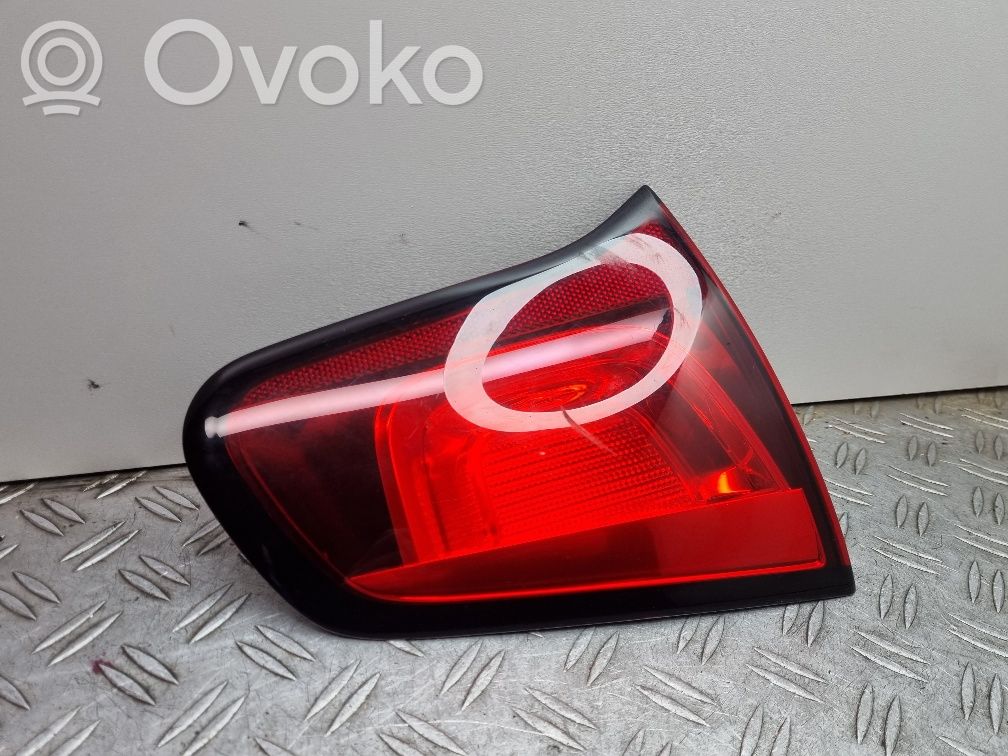 Citroen C3 Aizmugurējais lukturis pārsegā 