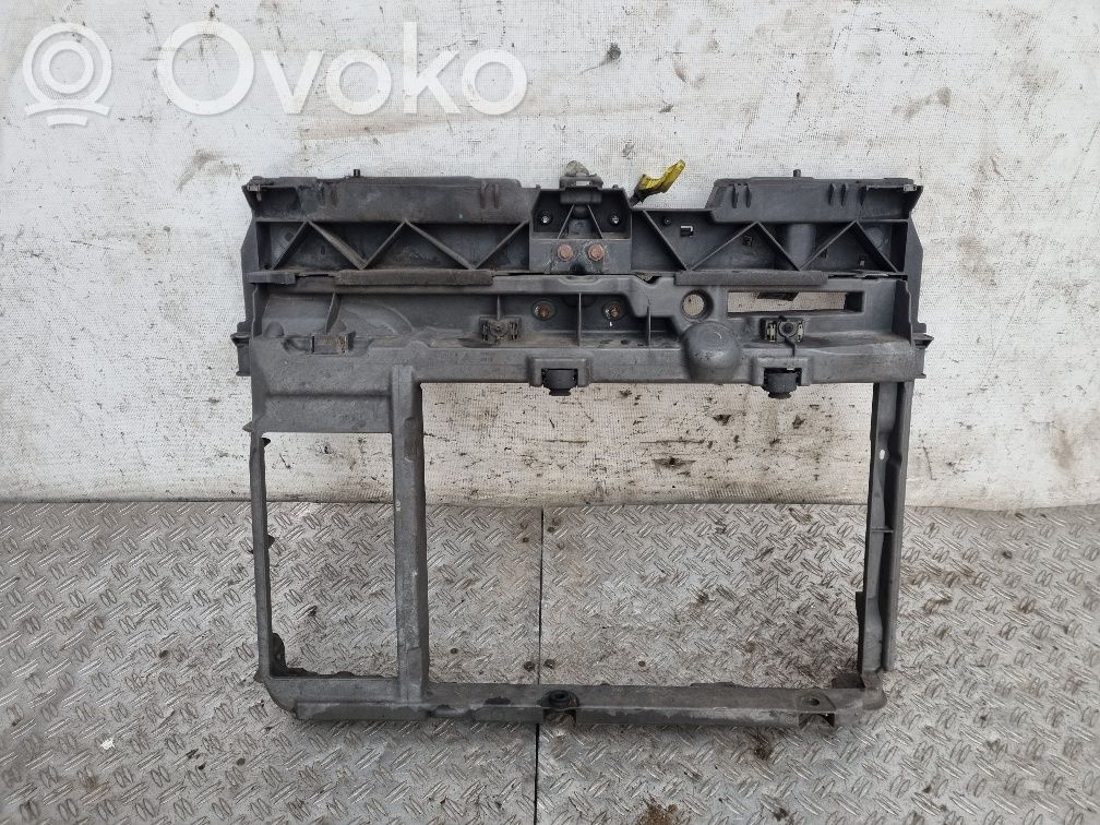 Citroen C3 Picasso Radiatorių panelė 