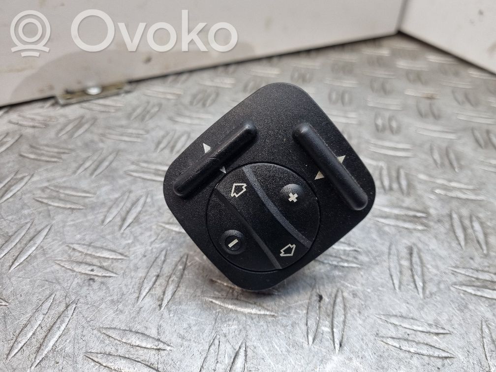 Mercedes-Benz E W211 Seat control switch 
