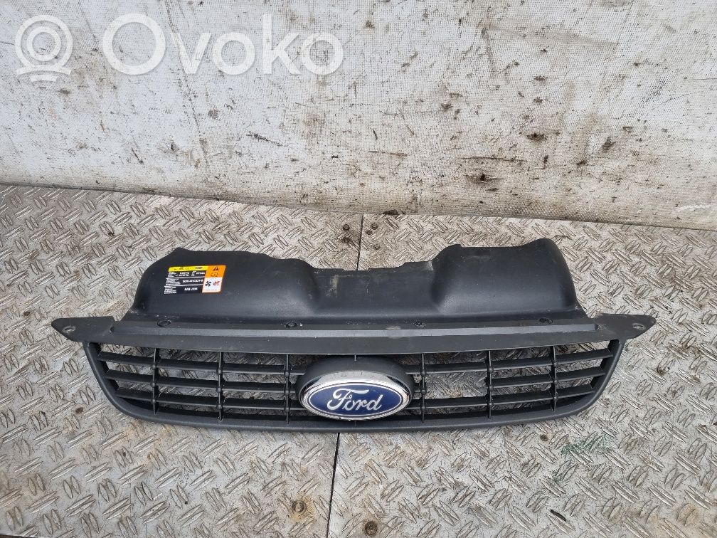 Ford Focus Grotelės viršutinės 