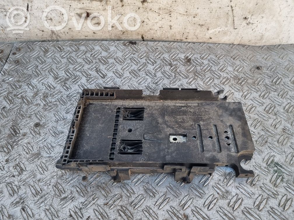 Ford Galaxy Akumuliatoriaus tvirtinimo padas 