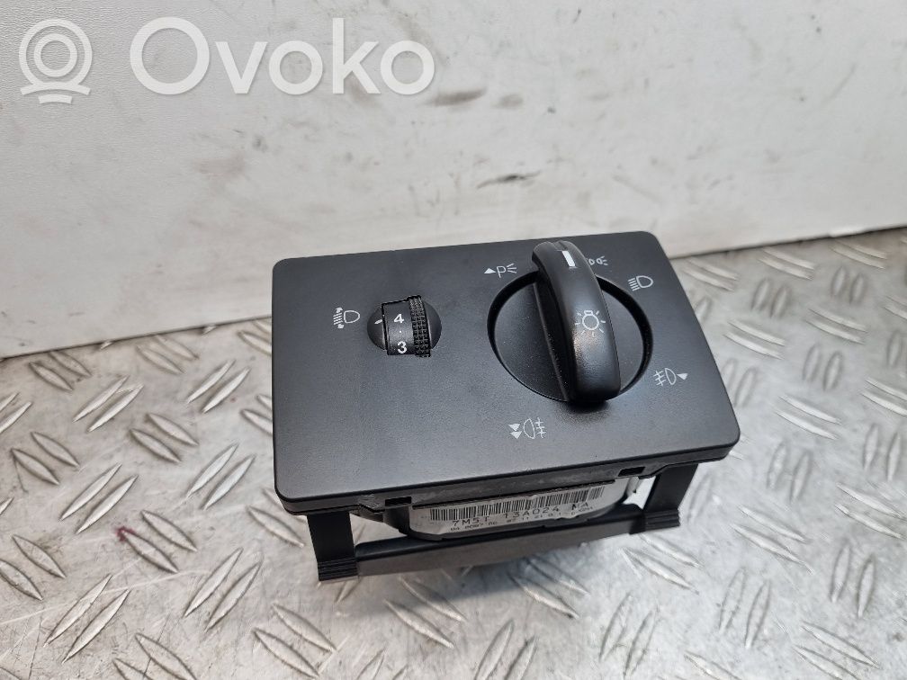 Ford Focus Light switch 