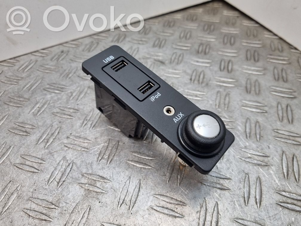 Land Rover Range Rover Evoque L538 AUX in-socket connector 