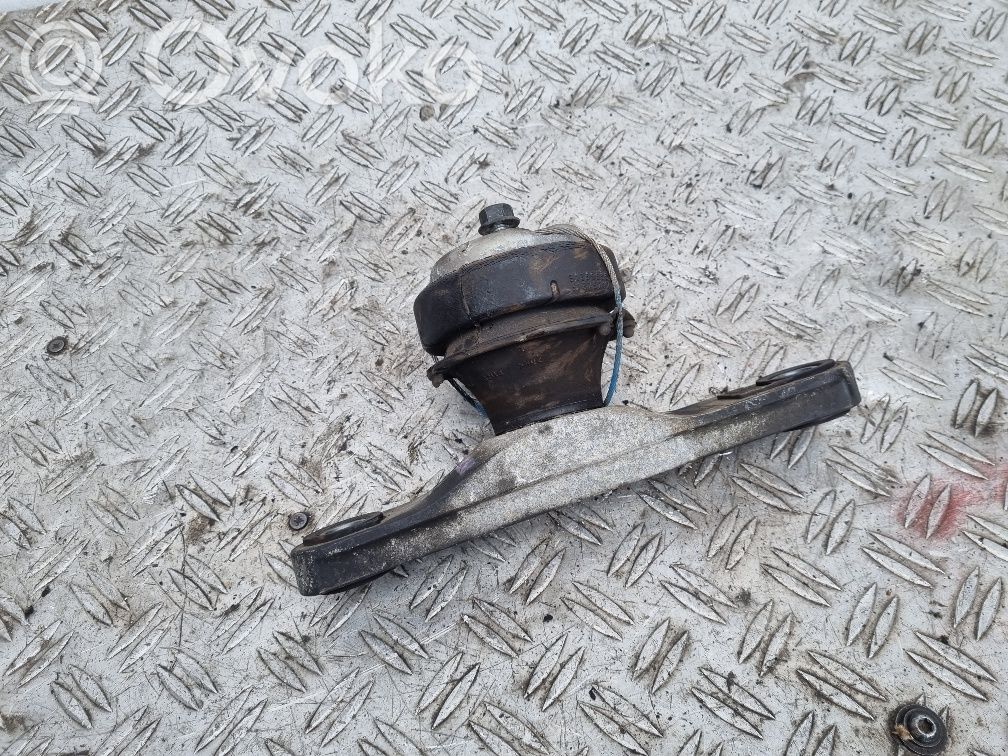 Volvo V40 Engine mount bracket 