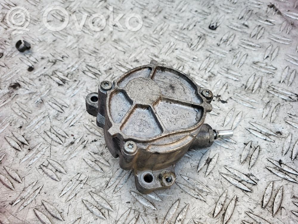 Ford Focus C-MAX Vacuum pump 