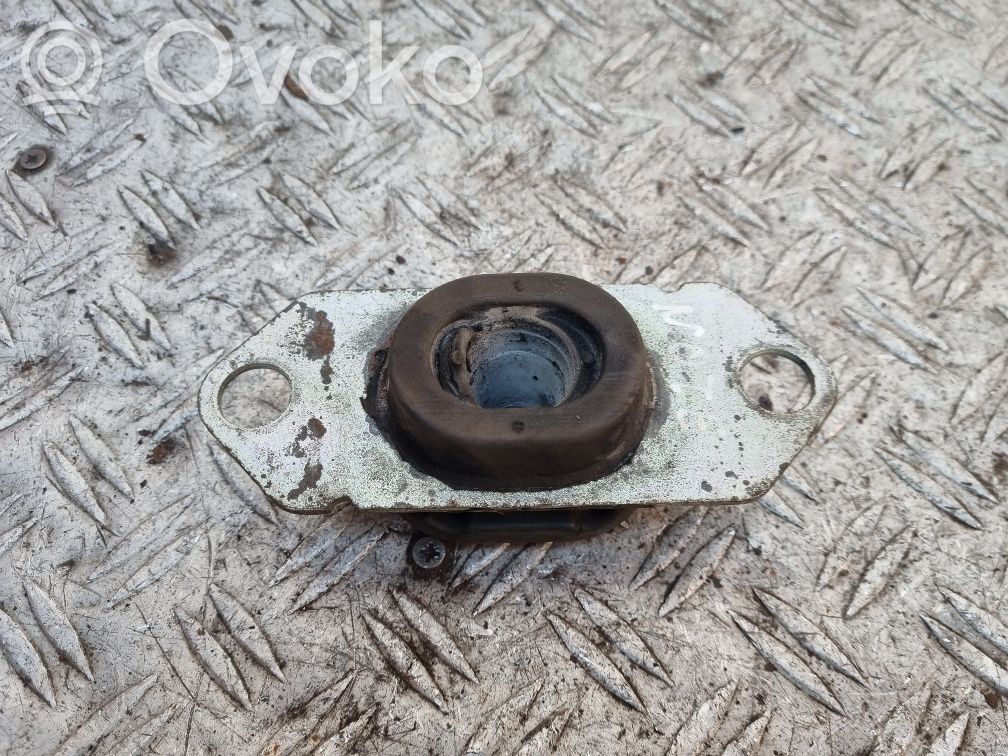 Nissan Note (E12) Vaihdelaatikon kiinnitys 