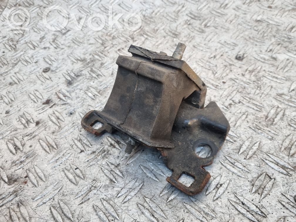 Nissan Pathfinder R51 Engine mount bracket 