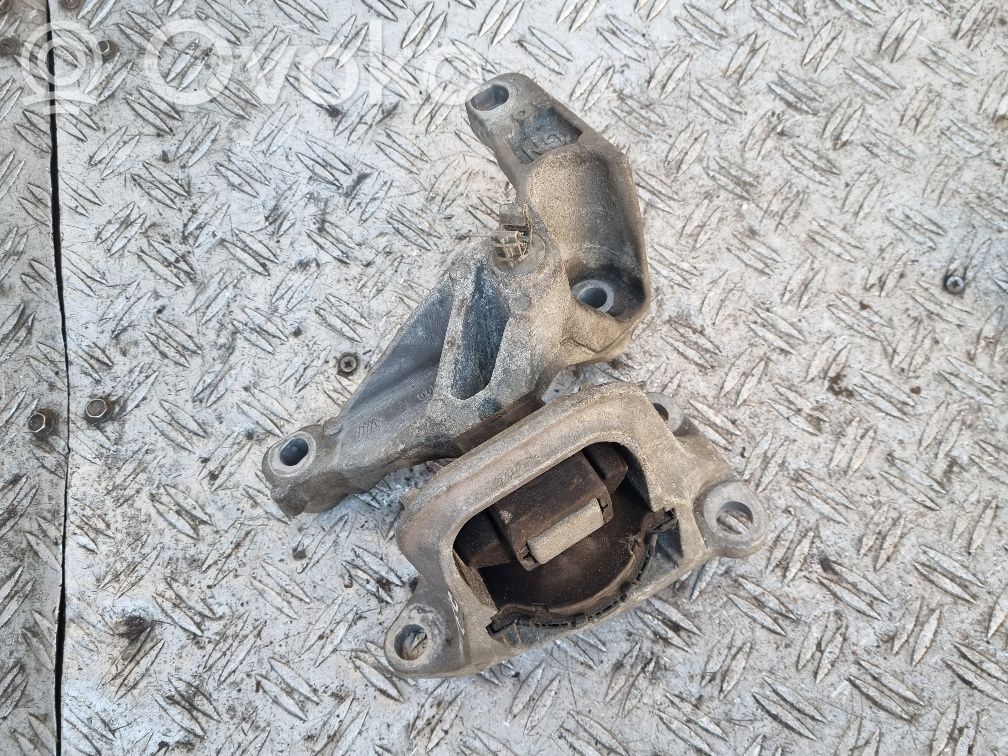 Renault Megane III Engine mount bracket 