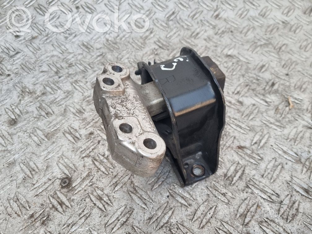 Citroen C3 Engine mount bracket 