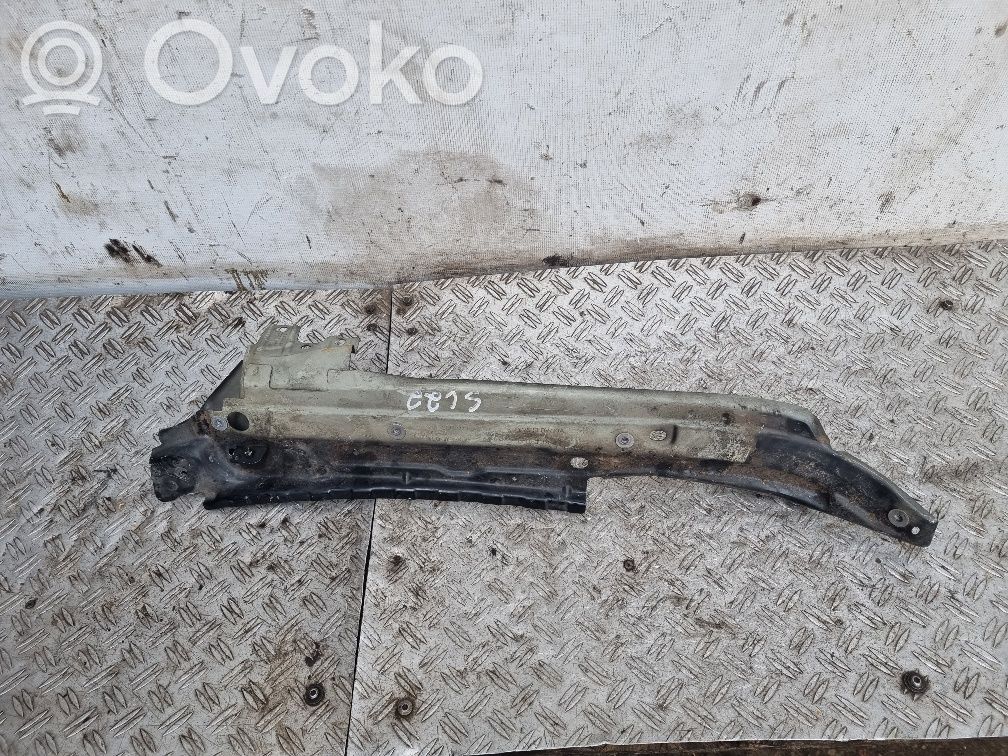 Audi Q7 4L Lokasuojan kannake 