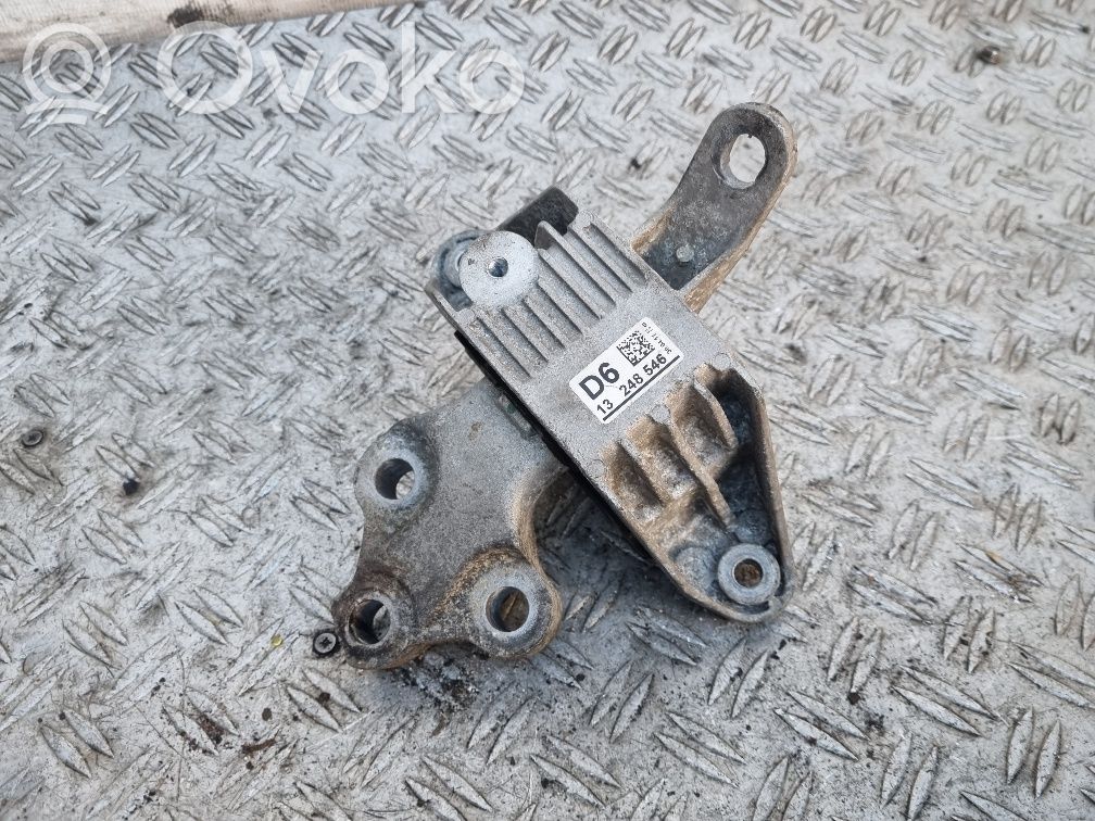 Opel Astra J Engine mount bracket 