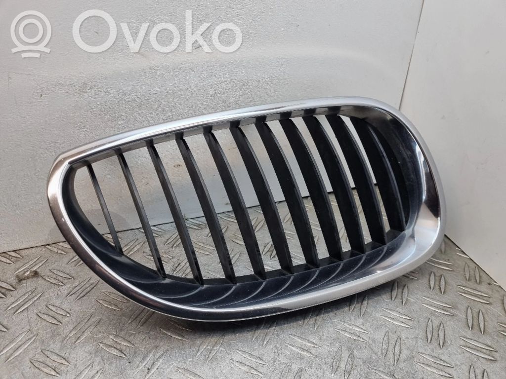 BMW 5 E60 E61 Front bumper upper radiator grill 