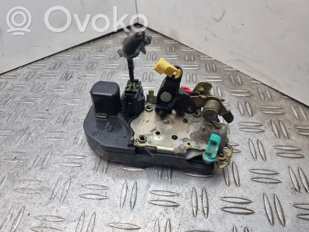 Chrysler 300 - 300C Front door lock 