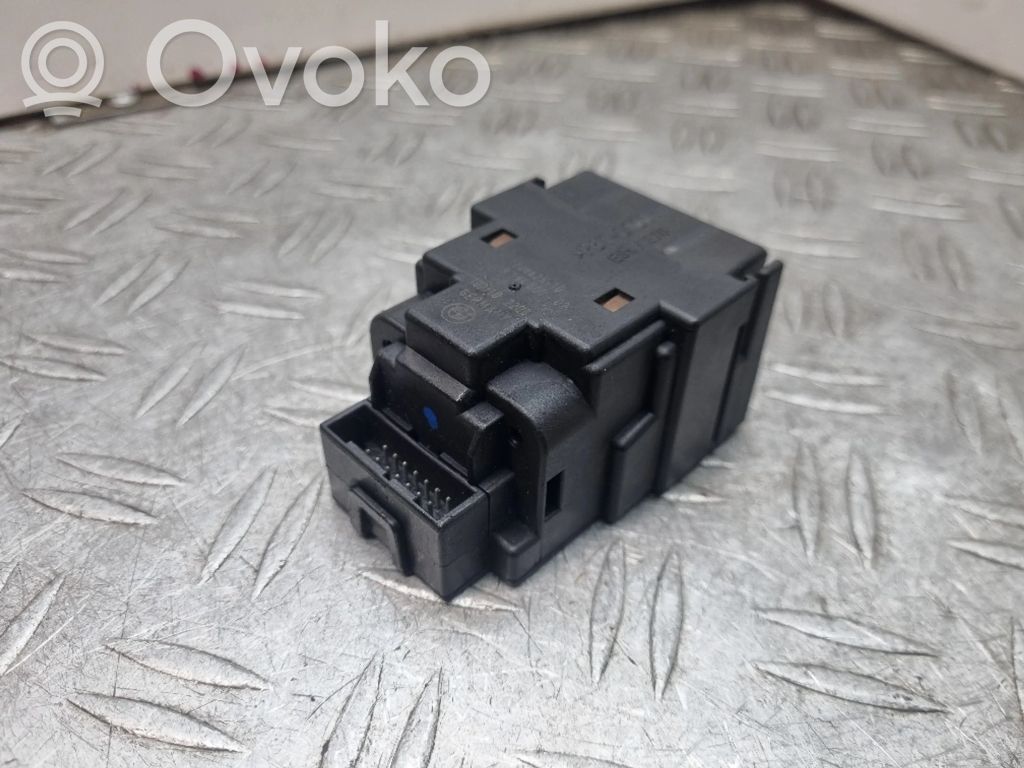 BMW X1 E84 Ignition lock 