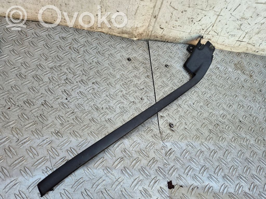 Dodge Nitro Windshield trim 