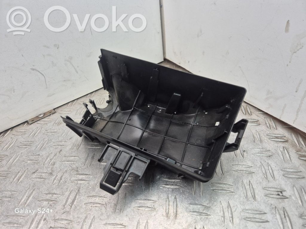 Skoda Octavia Mk3 (5E) Pokrywa skrzynki bezpieczników 