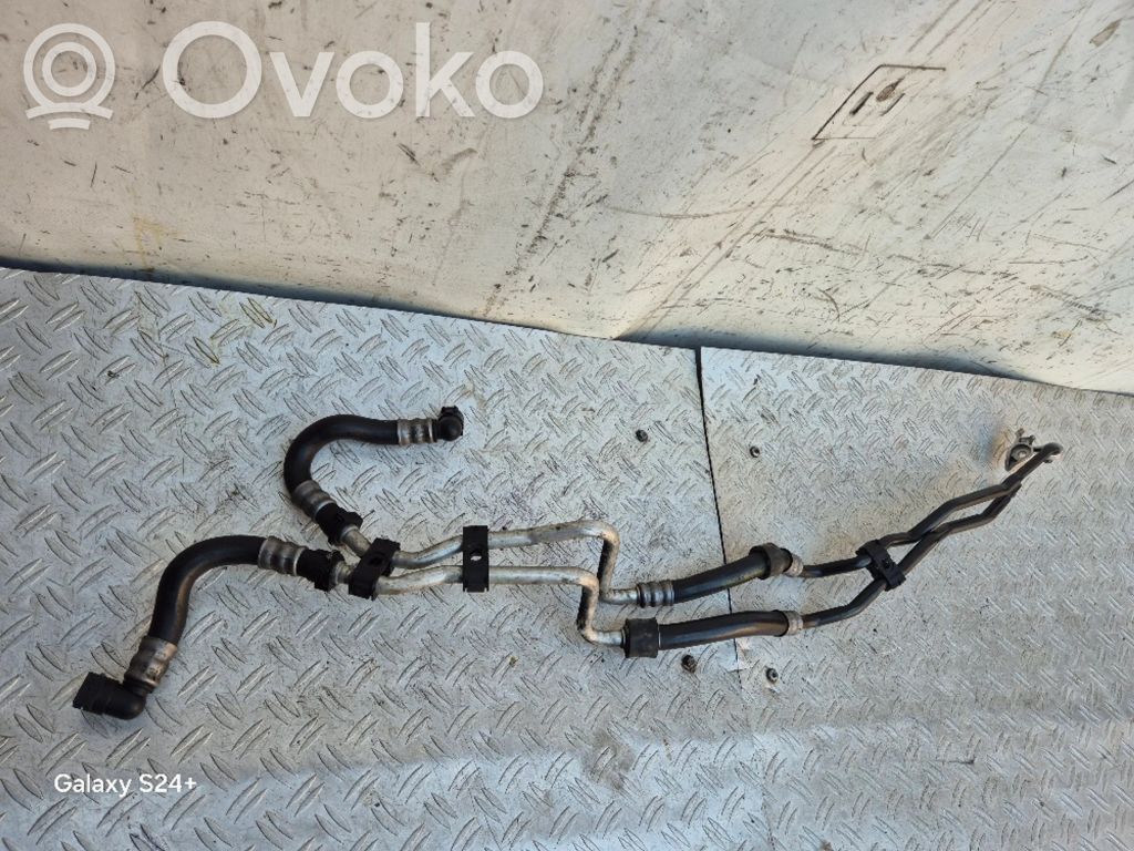 BMW 7 F01 F02 F03 F04 Pārnesumkārbas eļļas dzesētāja caurulīte (-es) / šļūtene (-es) 