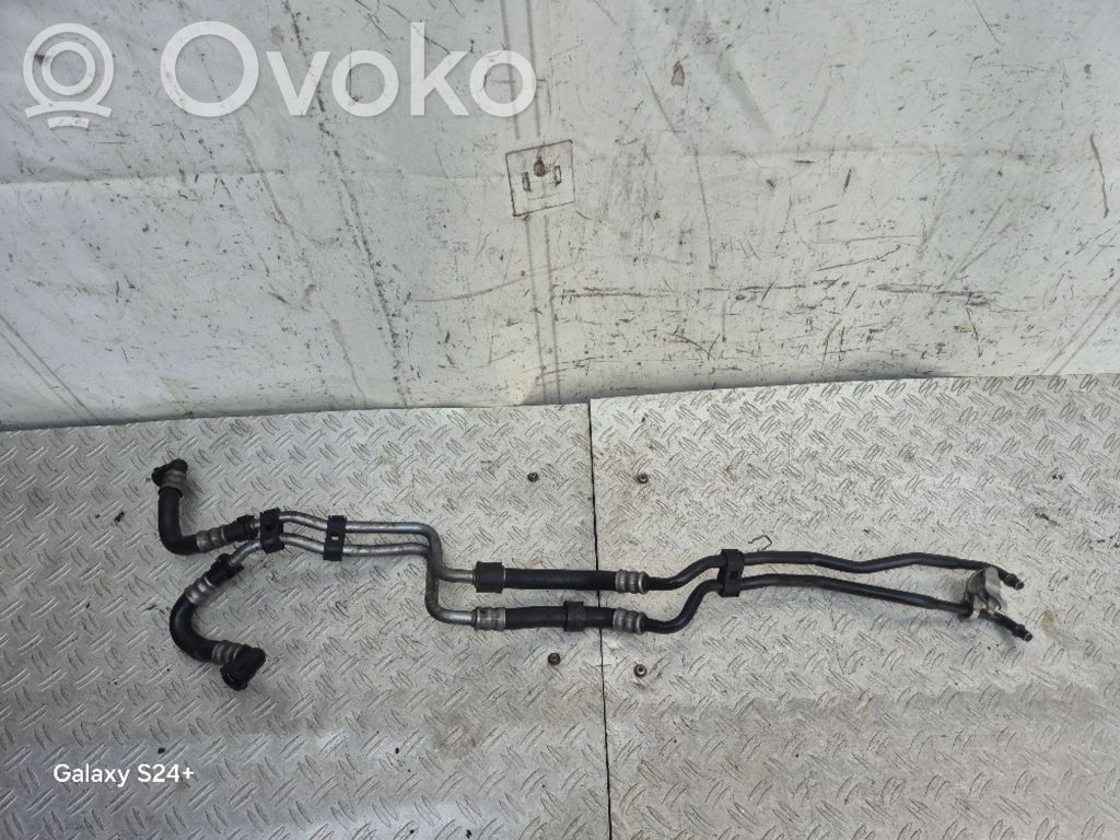 BMW 7 F01 F02 F03 F04 Pārnesumkārbas eļļas dzesētāja caurulīte (-es) / šļūtene (-es) 