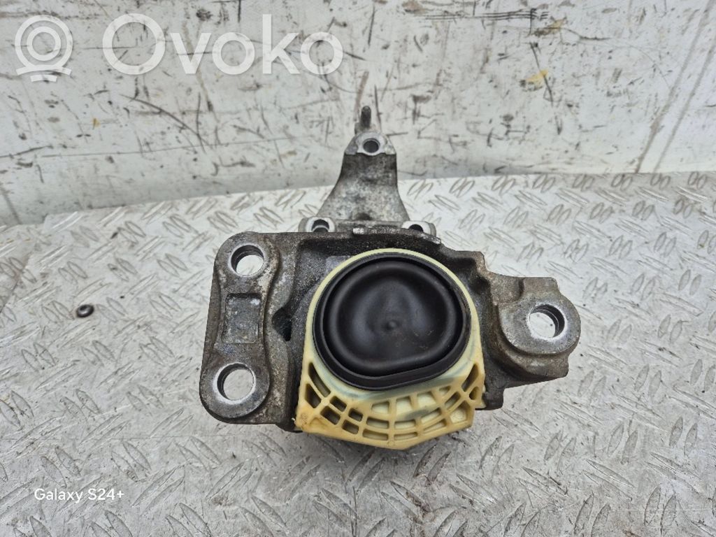 Renault Megane III Engine mount bracket 