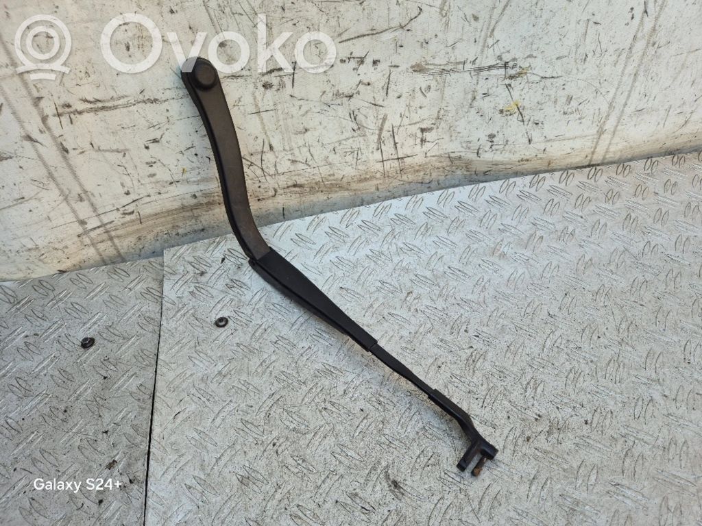 Mercedes-Benz E W212 Brazo del limpiaparabrisas delantero 
