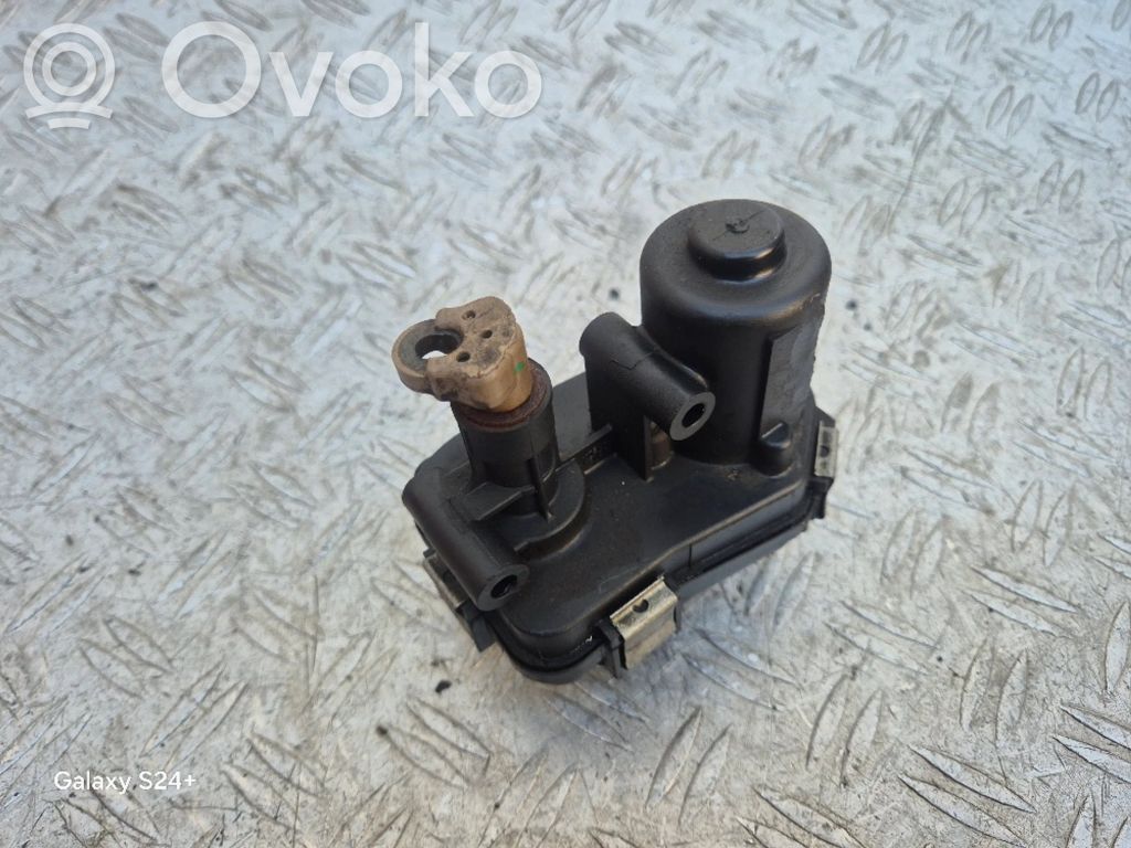 Opel Insignia A Intake manifold valve actuator/motor 