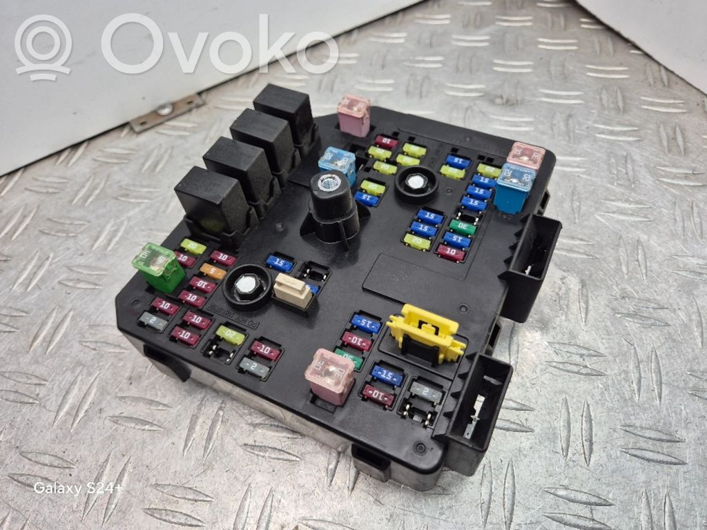 Opel Antara Fuse module 
