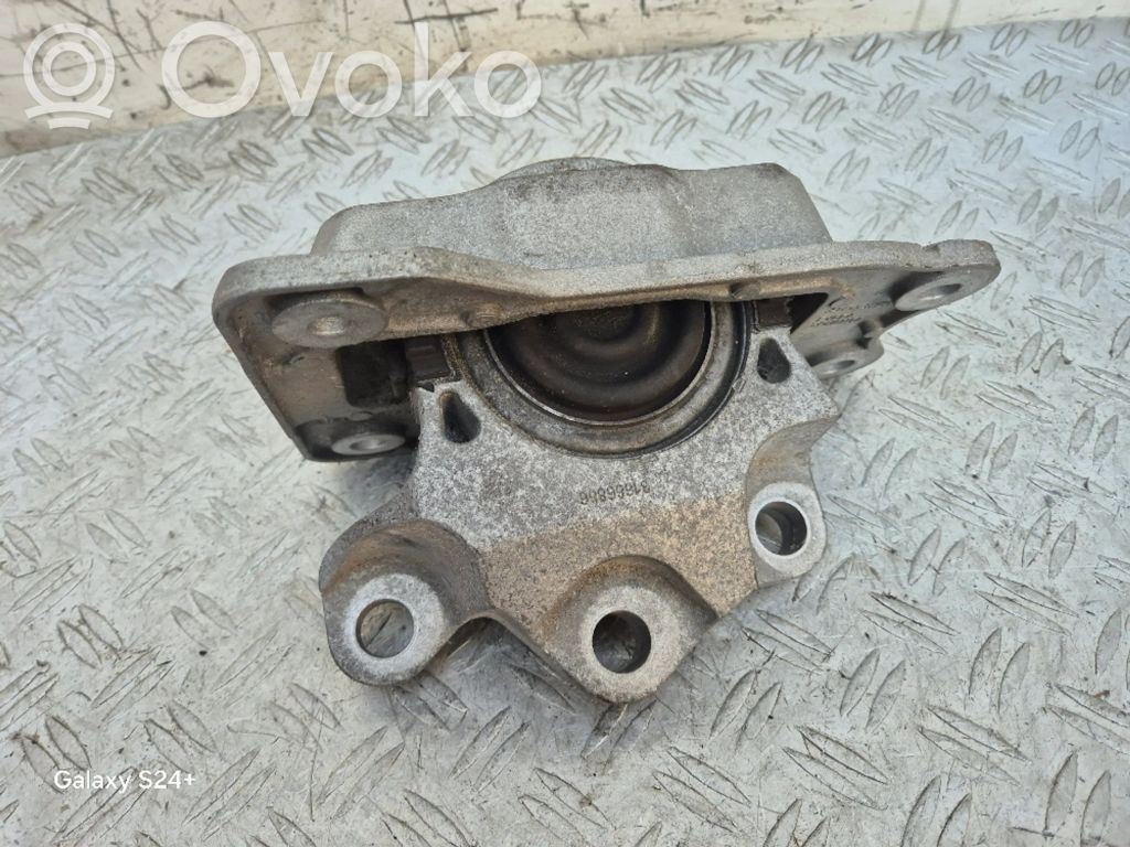 Engine mount bracket   31686886,EY8BA