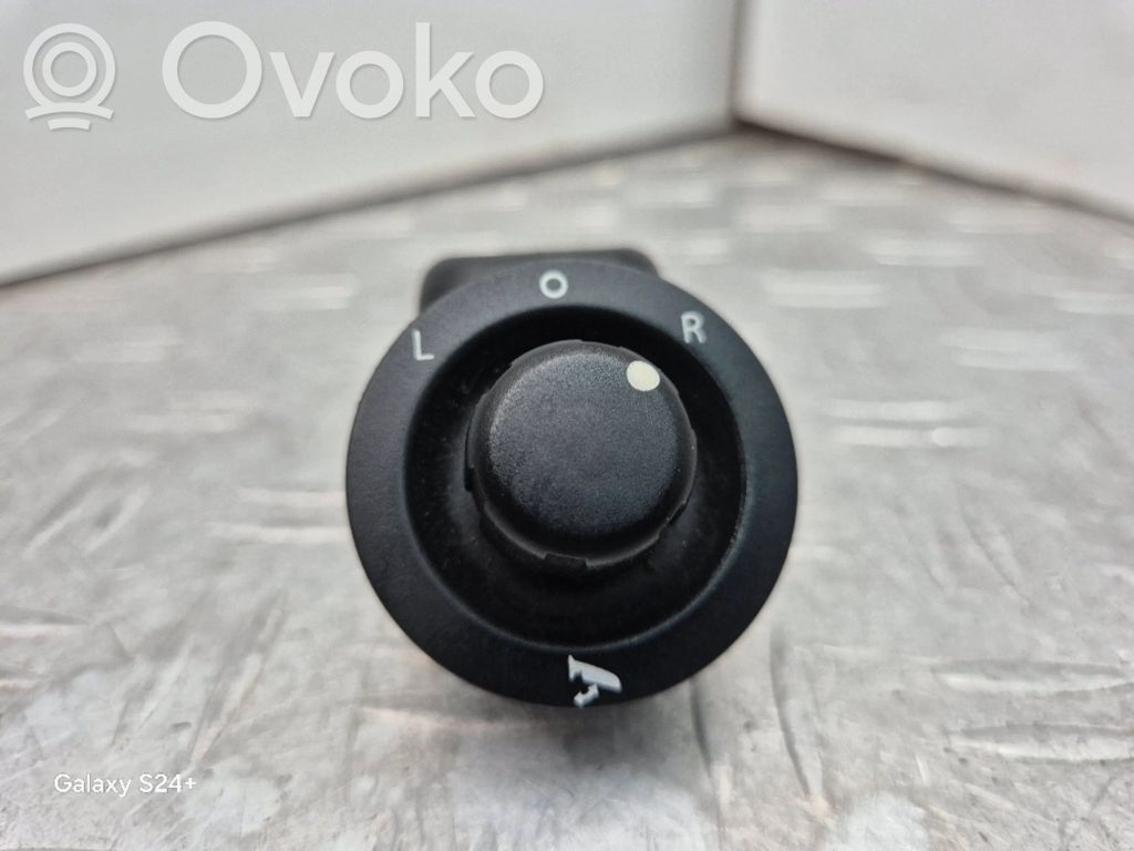 Chrysler 300 - 300C Electric window control switch 