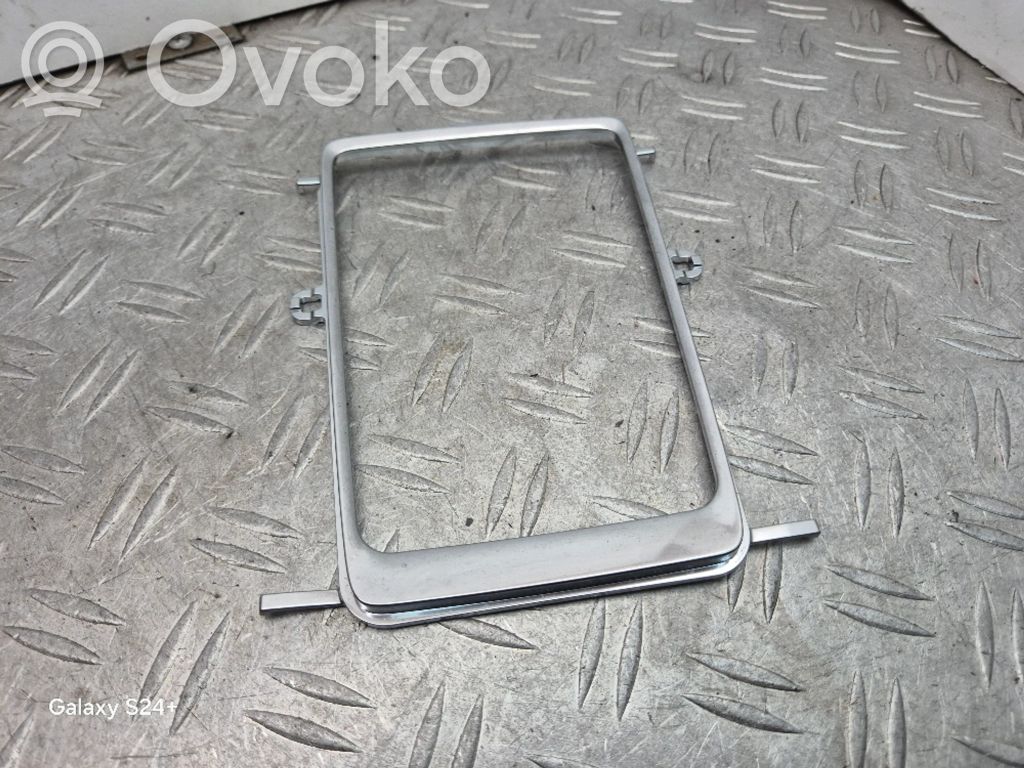Volvo V60 Pavarų perjungimo svirties apdaila (plastikinė) 