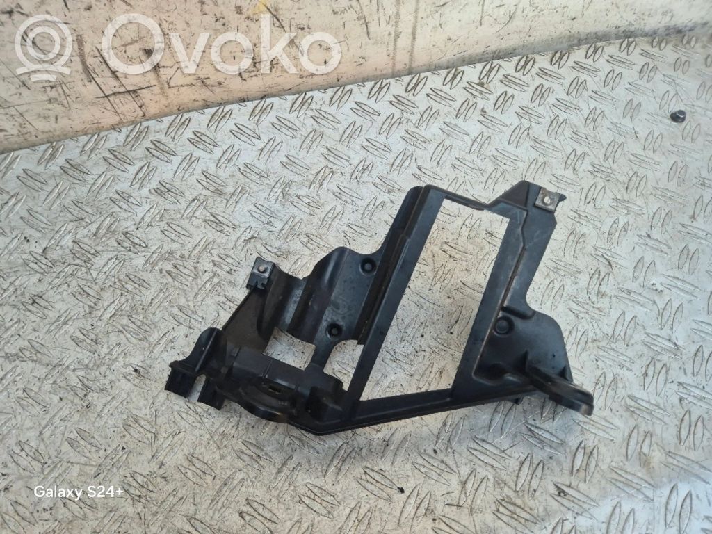 BMW X5 E53 Headlight/headlamp mounting bracket 