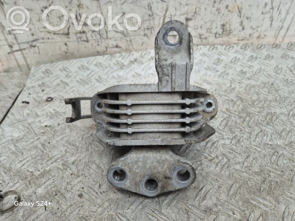Opel Astra J Engine mount bracket 