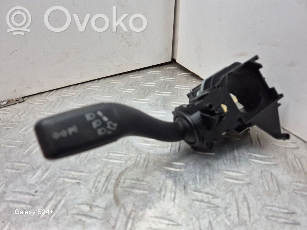 Audi A4 S4 B7 8E 8H Indicator stalk 