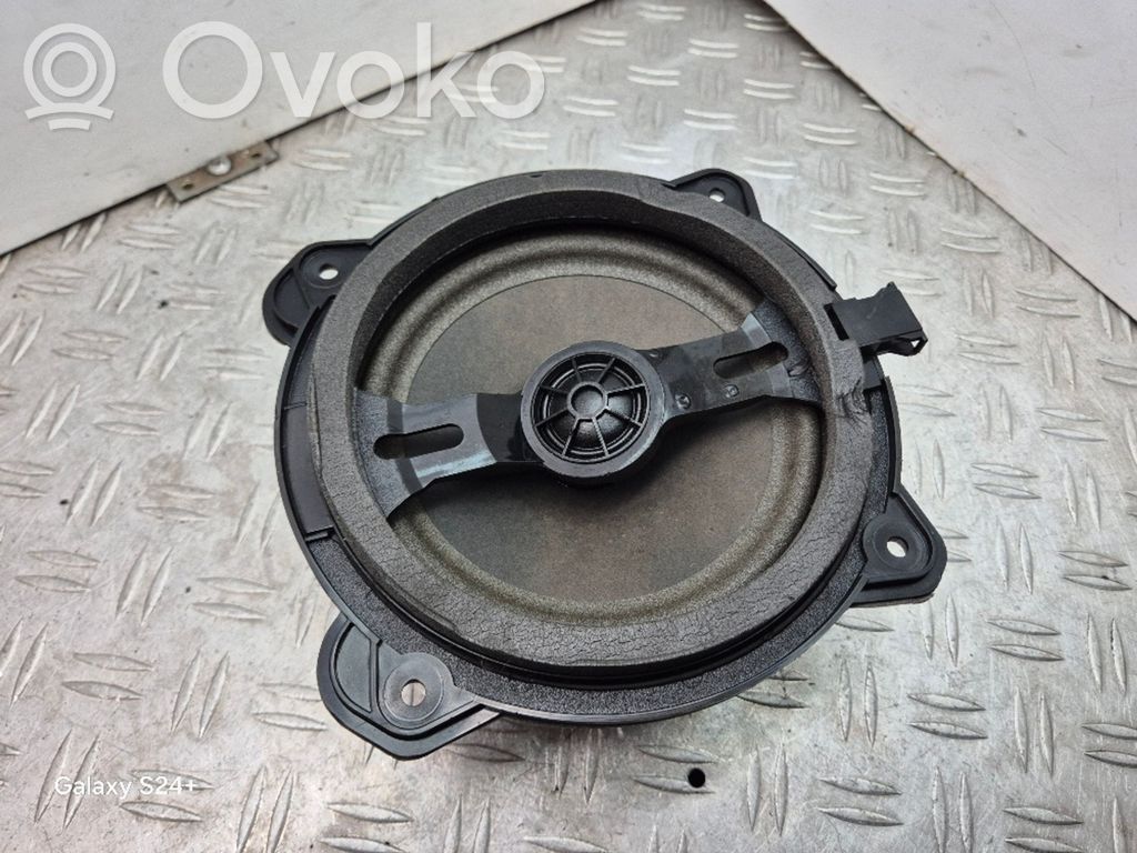 Audi A4 S4 B7 8E 8H Głośnik drzwi przednich 