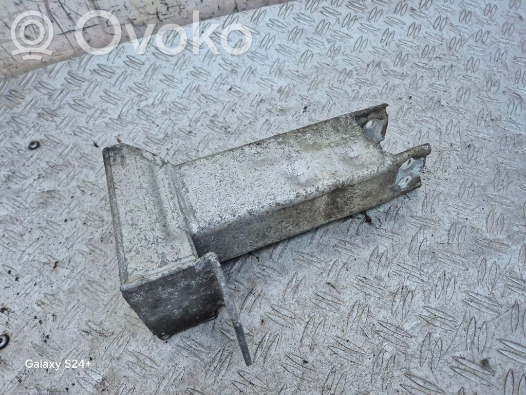 BMW X3 E83 Priekšpusē bampera amortizators 