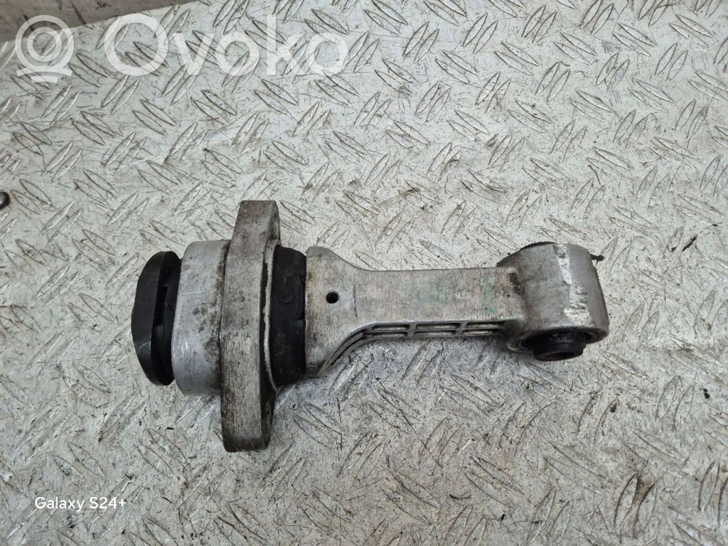 KIA Rio Engine mount bracket 