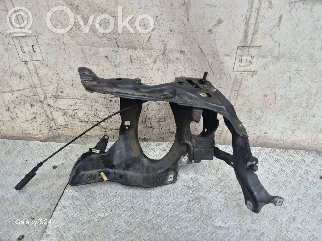 Headlight/headlamp mounting bracket   7147506,51717147506