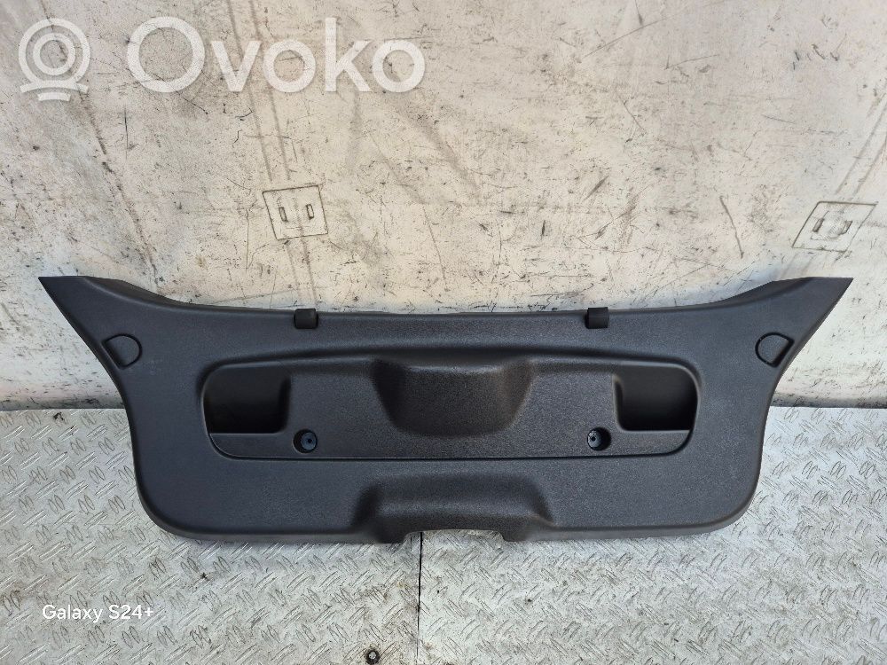 Citroen DS3 Tailgate trim 
