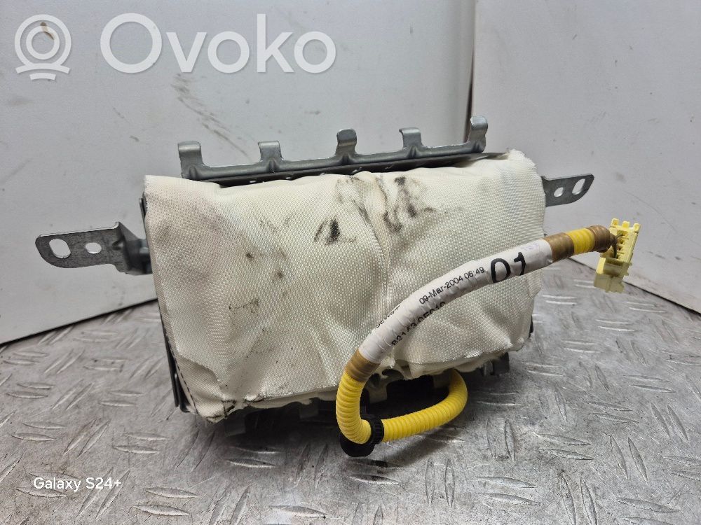 Toyota Corolla Verso AR10 Keleivio oro pagalvė 
