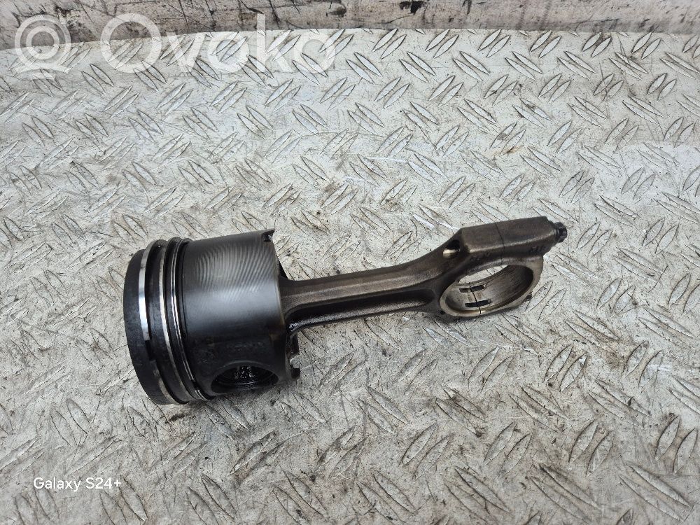 BMW X3 E83 Piston with connecting rod 