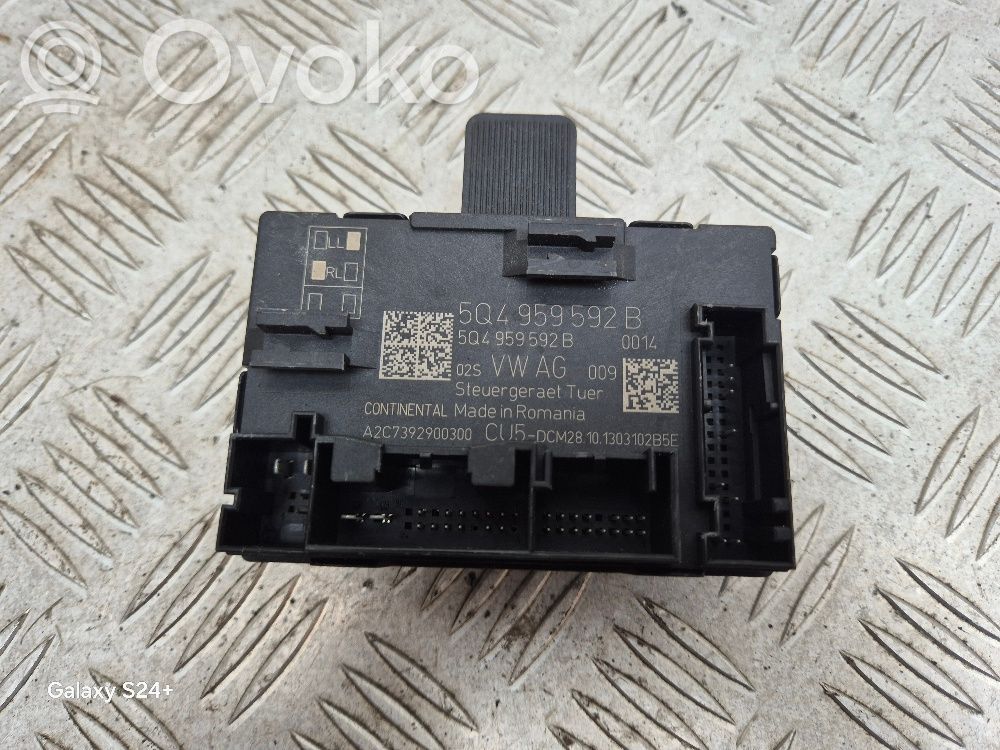 Volkswagen Golf VII Door control unit/module 