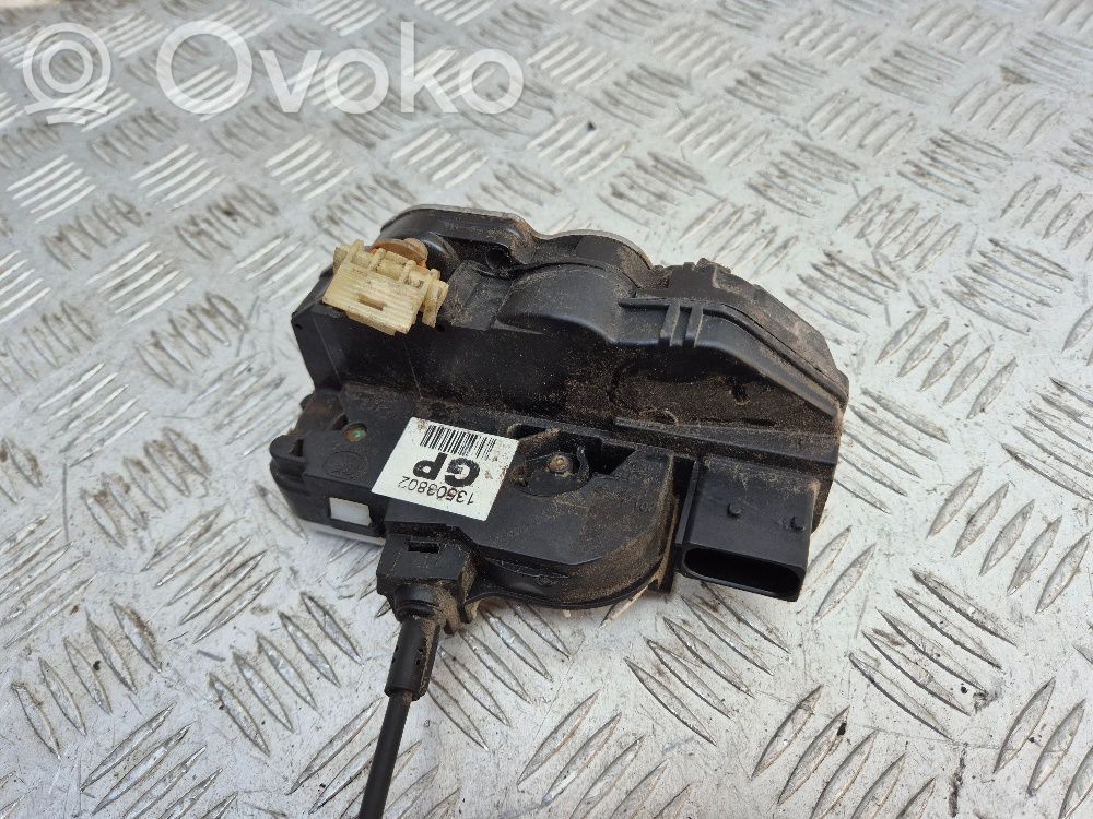 Opel Insignia A Priekšpusē slēdzene 