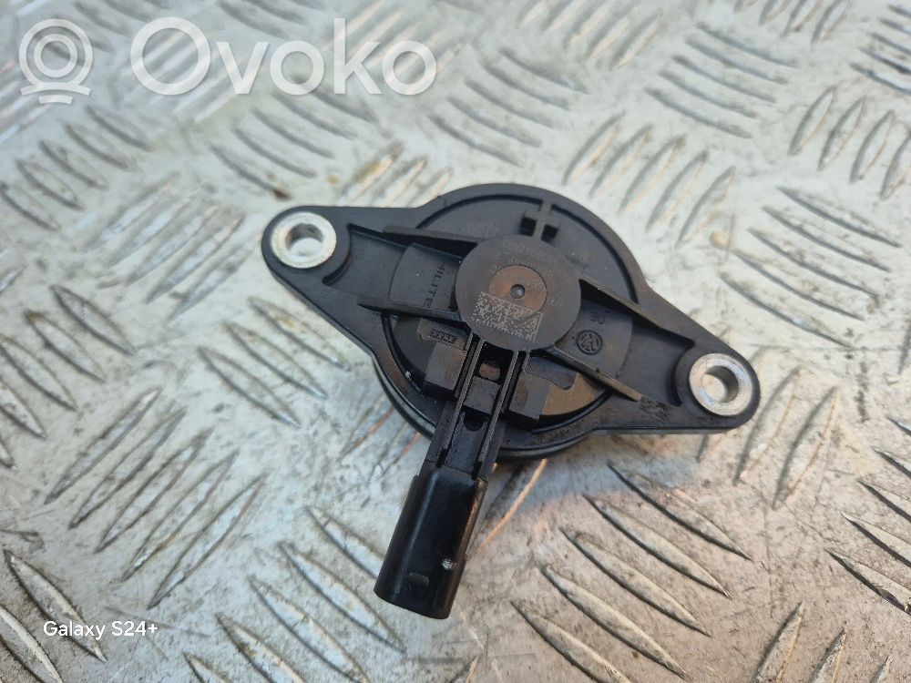 Volkswagen PASSAT B8 Camshaft position sensor 
