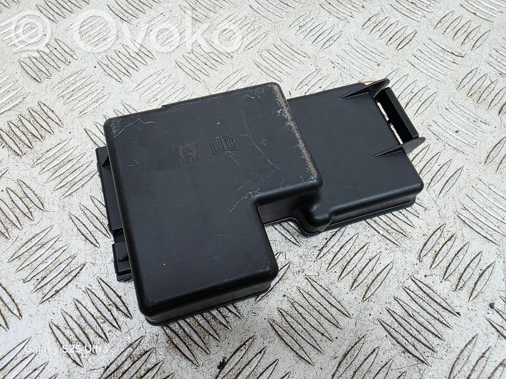 Volvo XC90 Tapa de caja de fusibles 