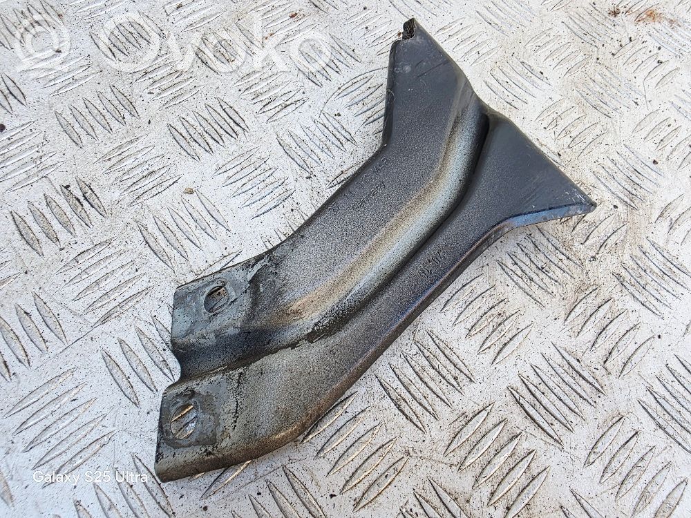 Audi A1 Fender mounting bracket 