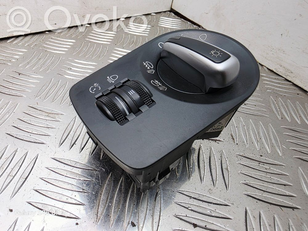 Audi A1 Light switch 