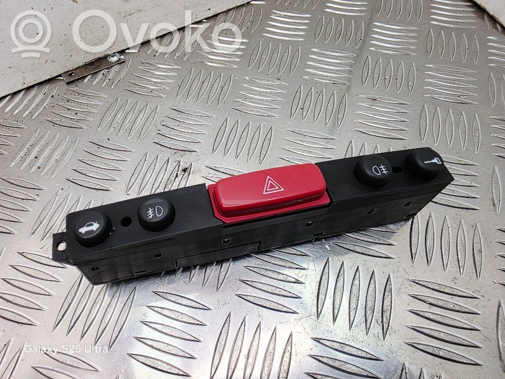 Alfa Romeo GT Hazard light switch 