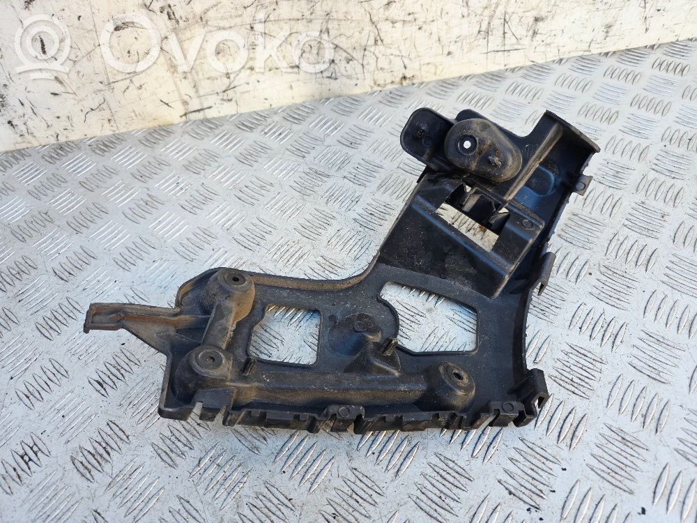 Renault Captur Rear bumper mounting bracket 