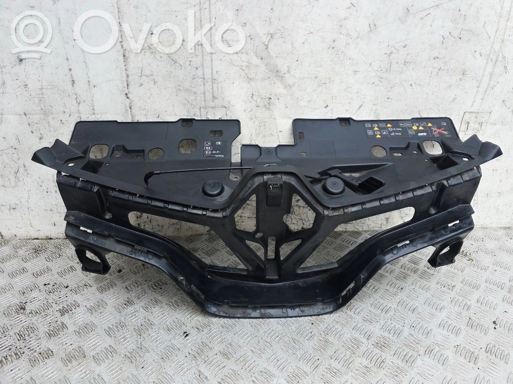 Renault Captur Front bumper upper radiator grill 