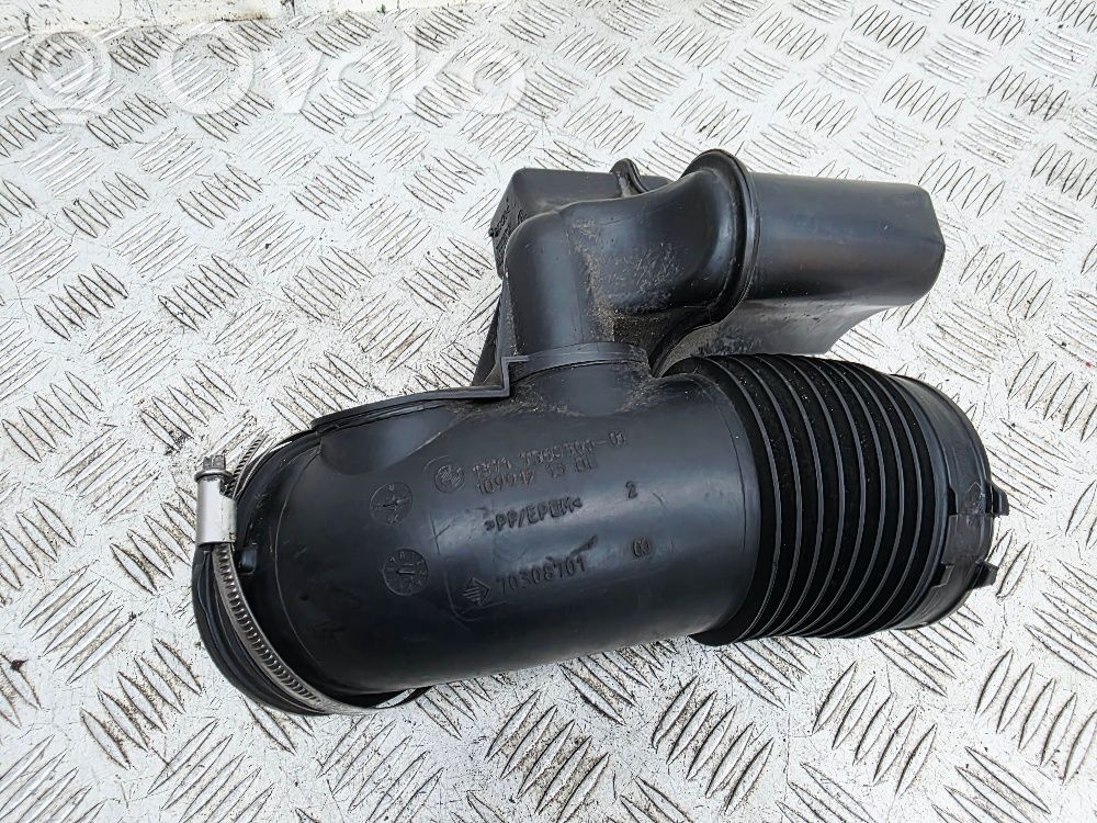 BMW 3 E92 E93 Air intake duct part 