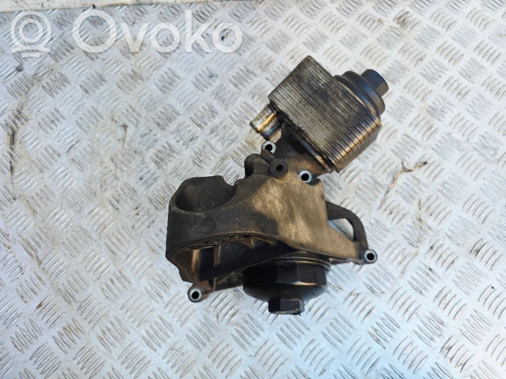 Volkswagen Touareg I Oil filter mounting bracket 